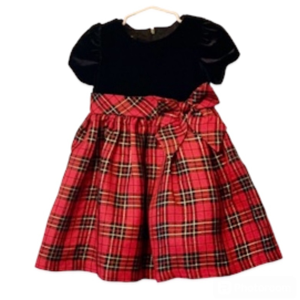 Basic Edition Holiday Dress